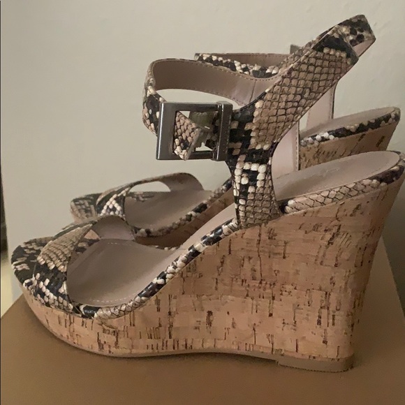 Snakeskin style Wedges - brand new - Picture 2 of 3